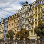 Astoria & Medical Szálloda 4*