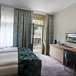 Hotel Astoria & Medical 4*