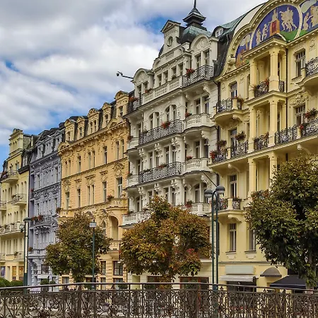 Astoria & Medical Hotel 4*