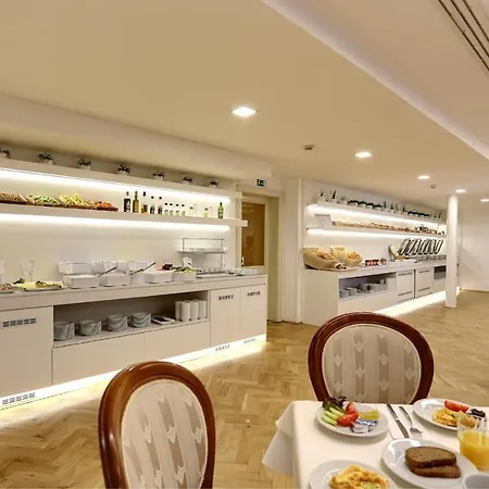 Astoria & Medical 4* Karlovy Vary