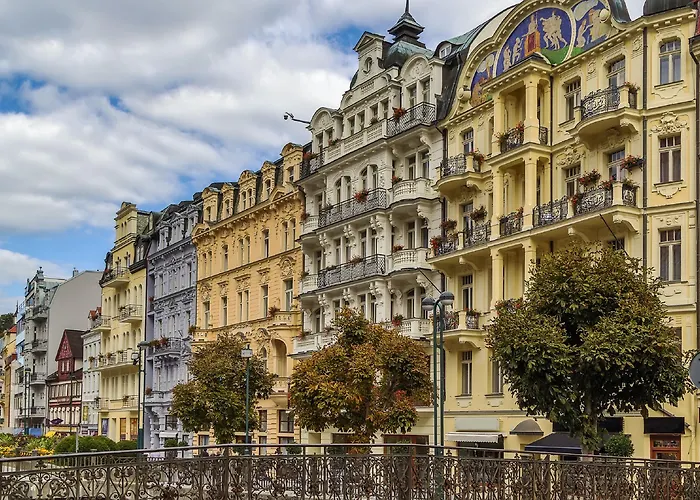 Astoria & Medical Otel 4*